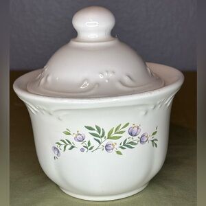 Meadow Lane Sugar Bowl by Pfaltzgraff, Lidded